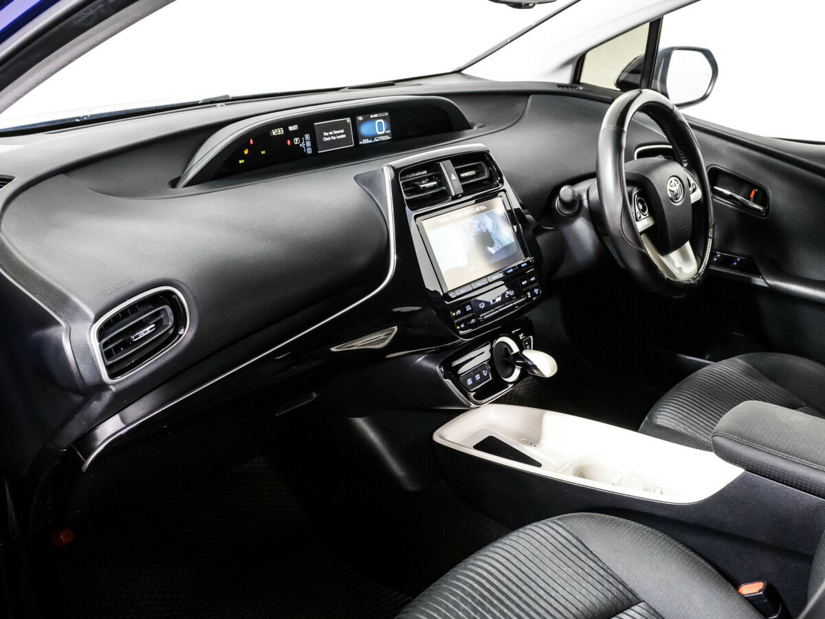 Купить Toyota Prius IV (XW50), 2016, 175 233 км, фото №8