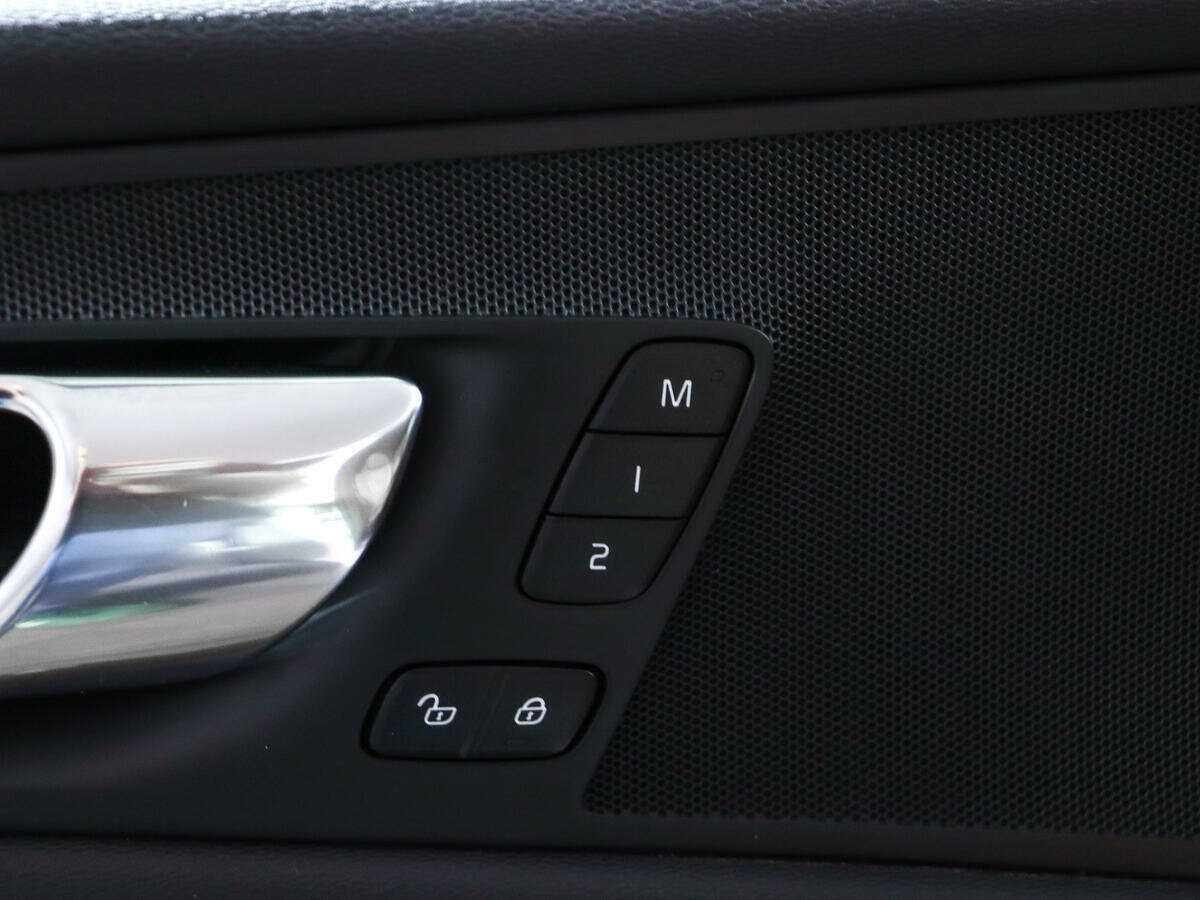 Купить Volvo XC60, 2020, 81 930 км, фото №15
