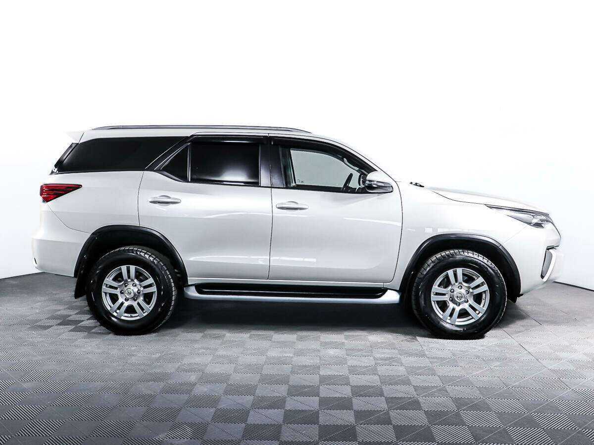 Купить Toyota Fortuner, 2017, 137 851 км, фото №3