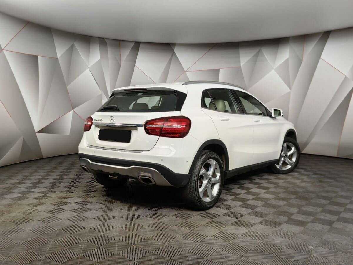 Купить Mercedes-Benz GLA 200, 2019, 117 727 км, фото №2