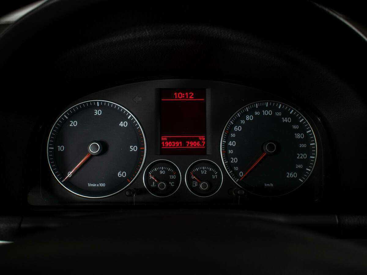 Купить Volkswagen Touran, 2008, 190 388 км, фото №12