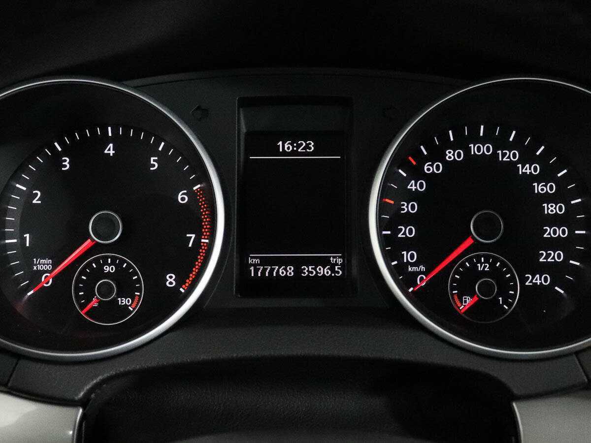 Купить Volkswagen Golf, 2011, 177 760 км, фото №10