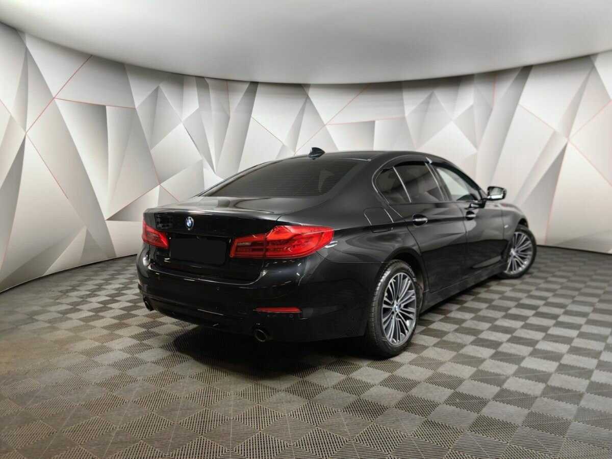 Купить BMW 5 серии 520d, 2017, 61 613 км, фото №2