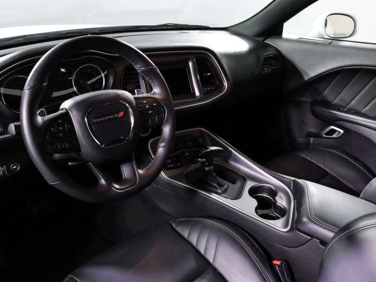 Купить Dodge Challenger, 2022, 2 560 км, фото №12