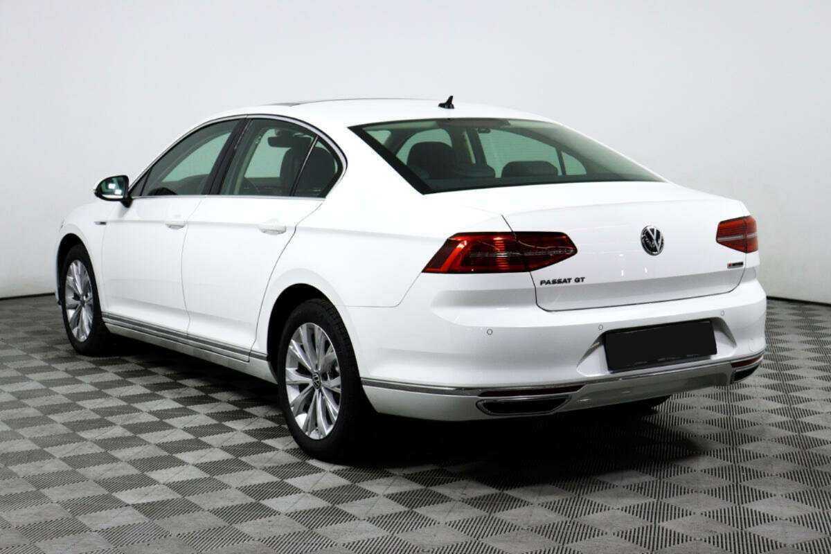 Купить Volkswagen Passat DSG7, 2018, 51 460 км, фото №6