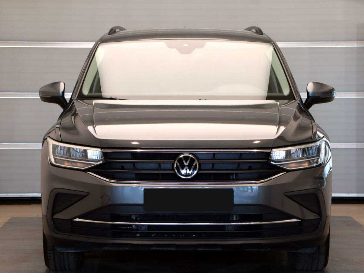 Купить Volkswagen Tiguan, 2022, 6 950 км, фото №2