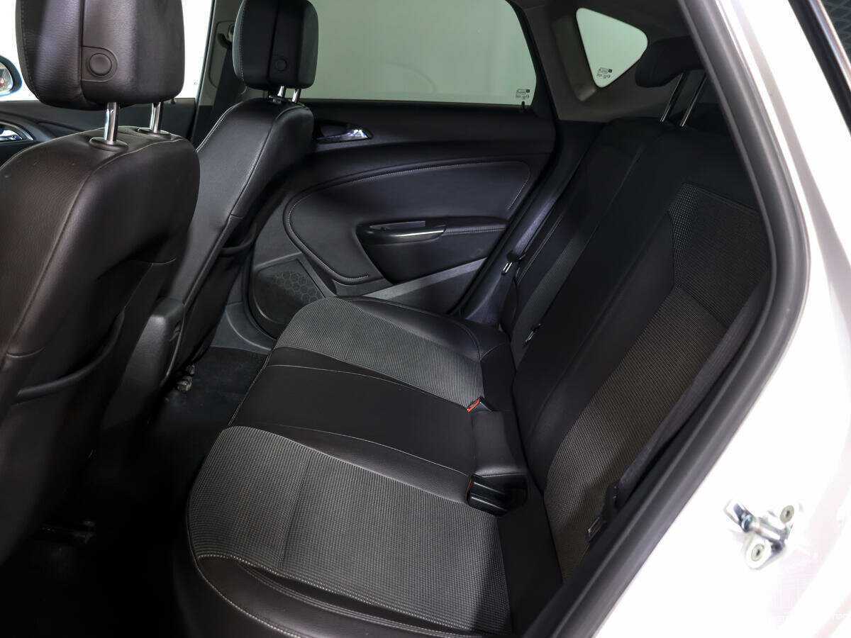 Купить Opel Astra, 2011, 195 003 км, фото №9