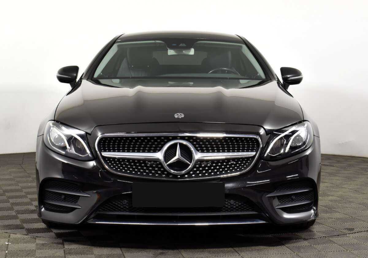 Купить Mercedes-Benz E-Класс 300, 2017, 126 000 км, фото №2