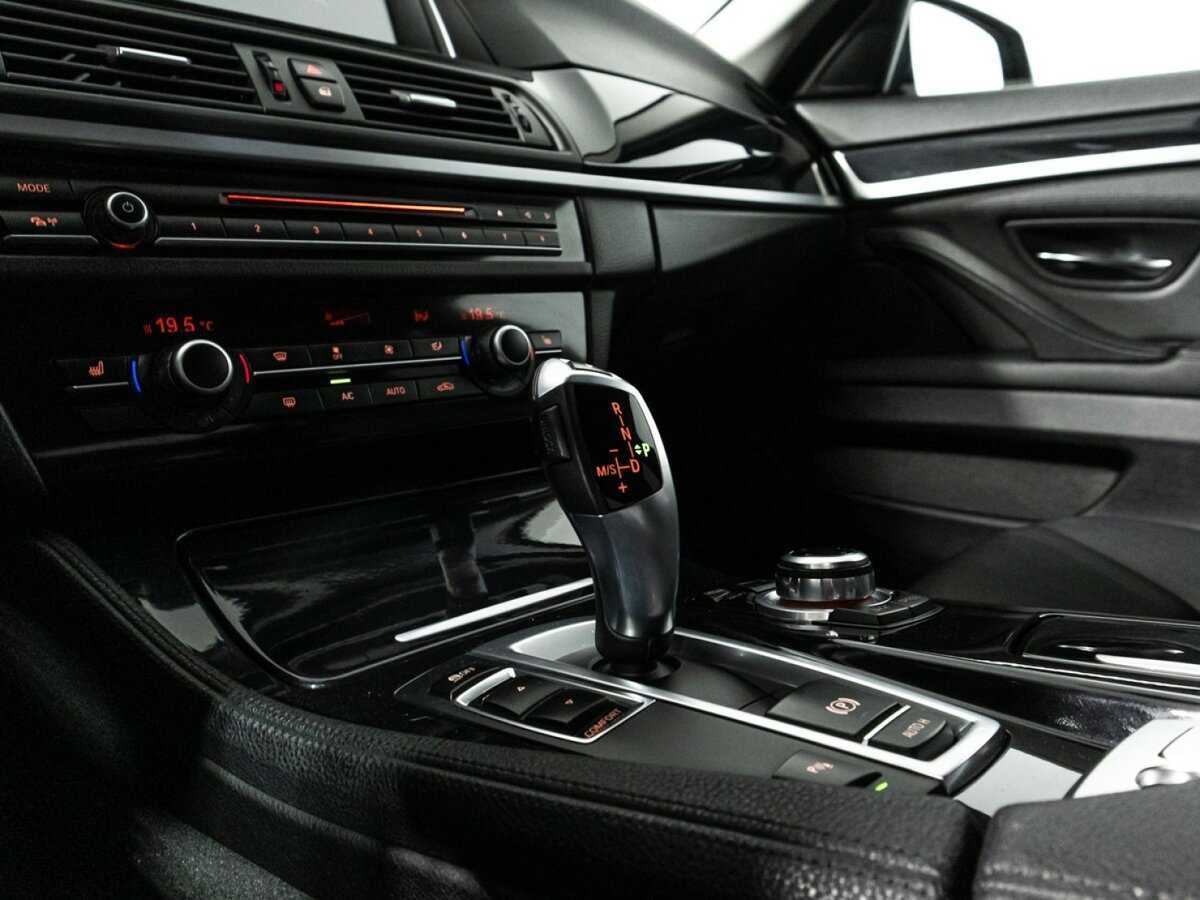 Купить BMW 5 серии 520i, 2014, 125 216 км, фото №18