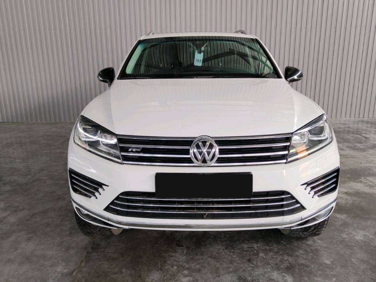 Купить Volkswagen Touareg, 2018, 127 339 км, фото №2
