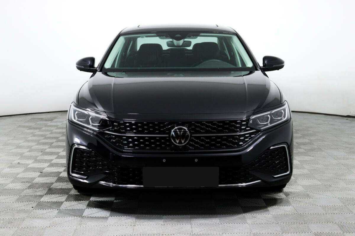 Купить Volkswagen Passat (North America and China), 2023, 8 628 км, фото №2
