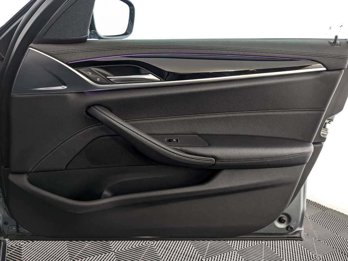 Купить BMW 5 серии 520d, 2019, 156 275 км, фото №18