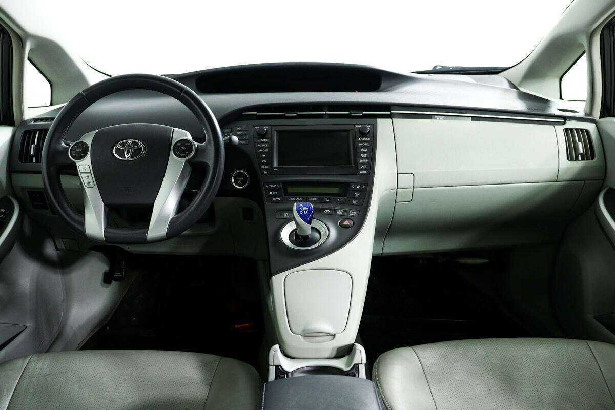 Купить Toyota Prius Plug-in Hybrid, 2009, 149 737 км, фото №11