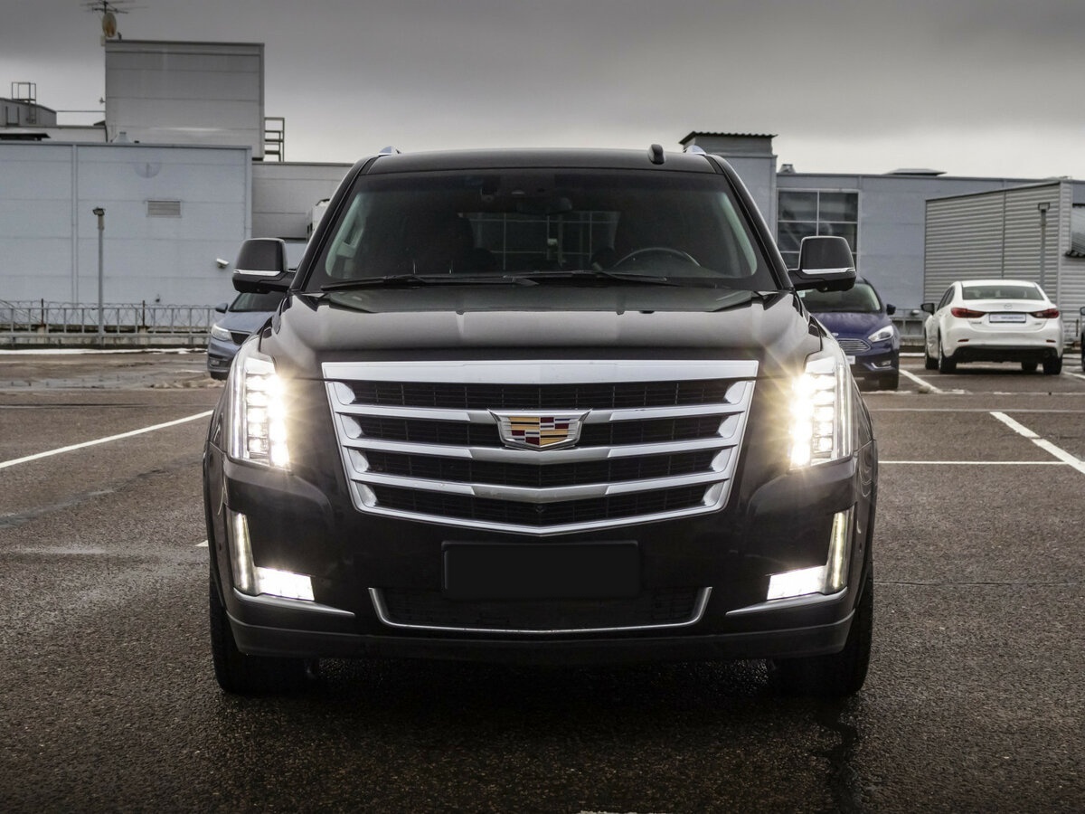 Купить Cadillac Escalade IV, 2017, 190 000 км, фото №2