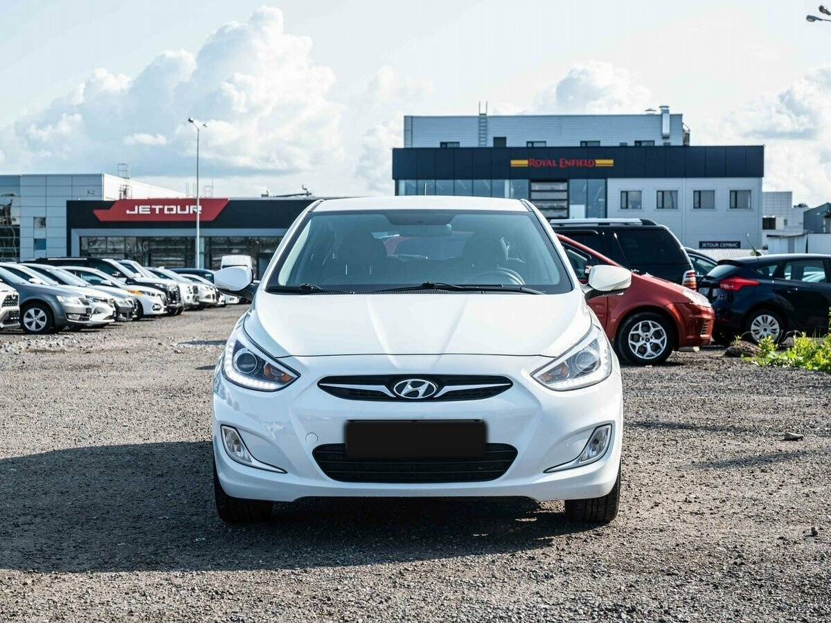 Купить Hyundai Solaris, 2014, 196 910 км, фото №2