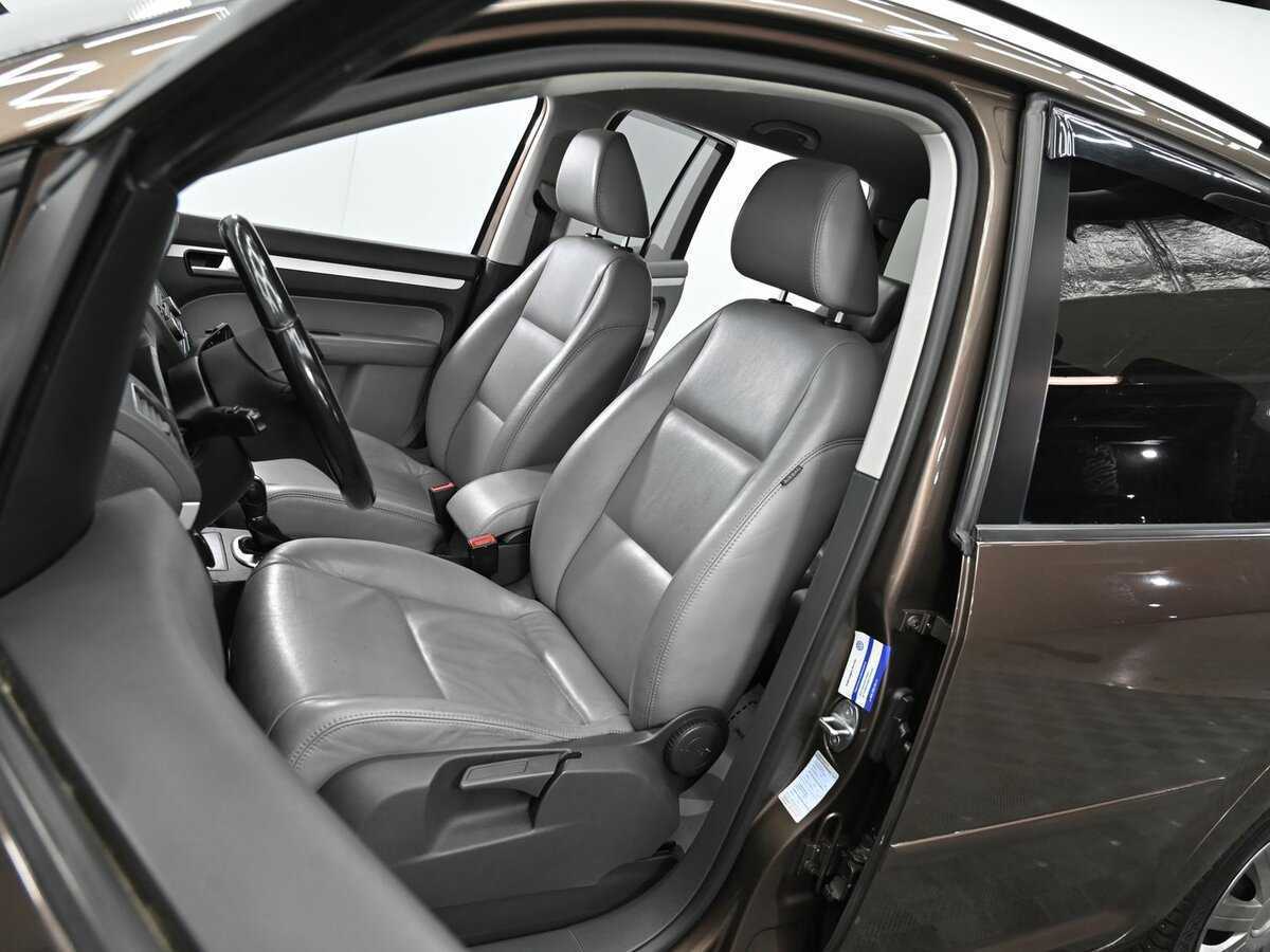 Купить Volkswagen Touran, 2012, 158 000 км, фото №6