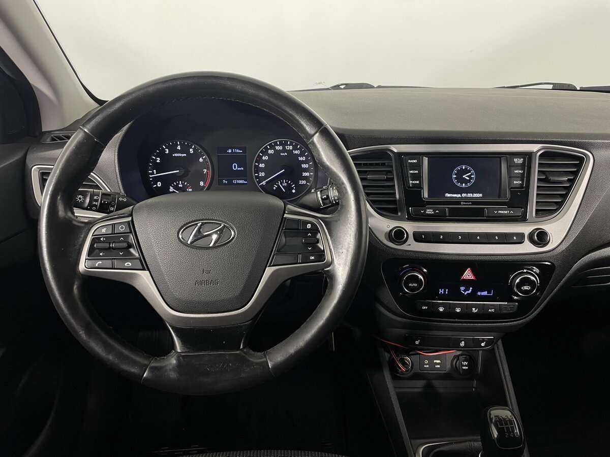 Купить Hyundai Solaris, 2017, 120 850 км, фото №10