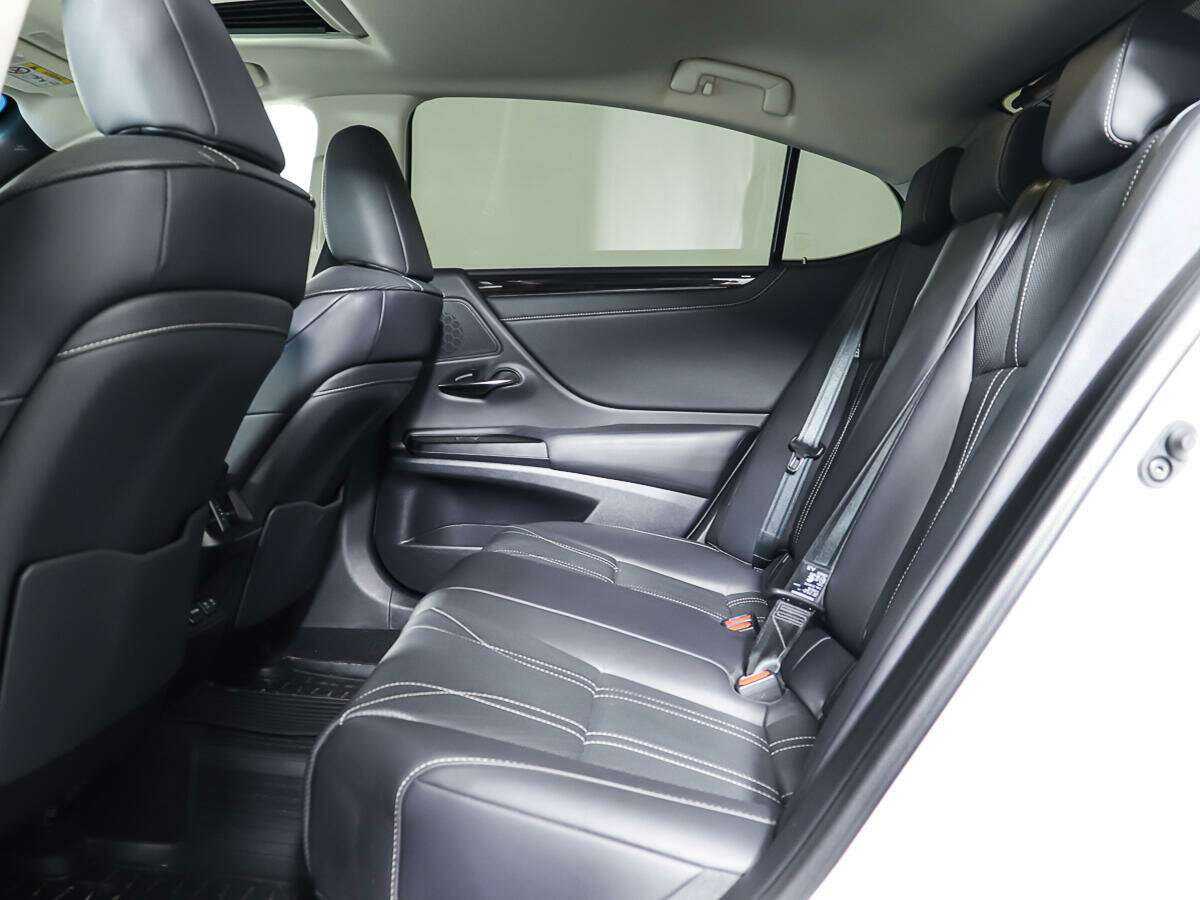 Купить Lexus ES 250, 2019, 42 488 км, фото №8