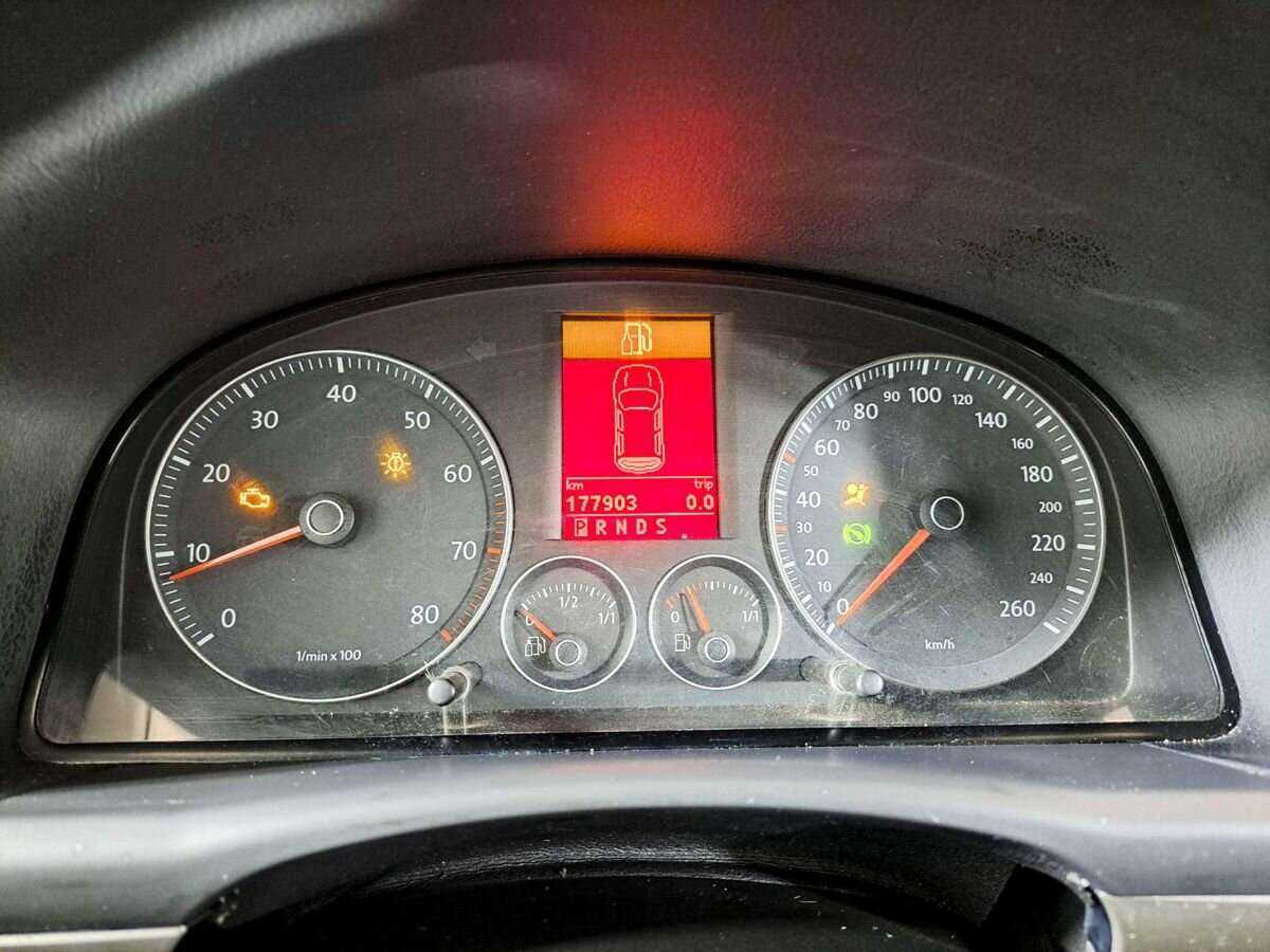 Купить Volkswagen Touran, 2010, 177 000 км, фото №11