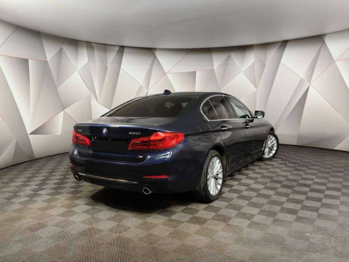 Купить BMW 5 серии 530i xDrive, 2017, 155 765 км, фото №2