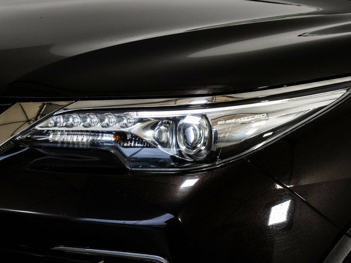 Купить Toyota Fortuner, 2018, 139 668 км, фото №2