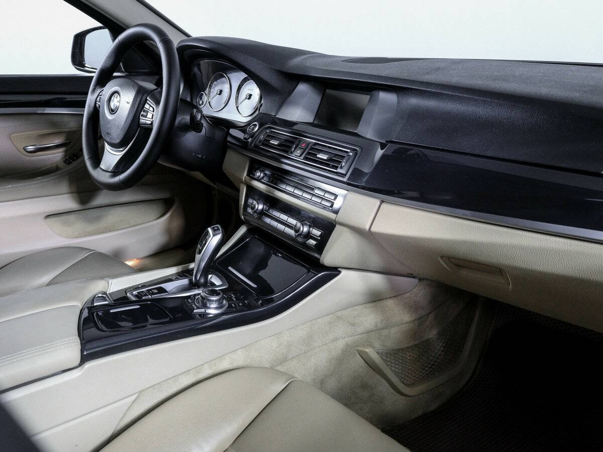 Купить BMW 5 серии 528i, 2012, 266 386 км, фото №9