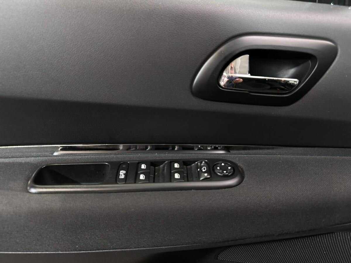 Купить Peugeot 3008, 2012, 338 771 км, фото №12