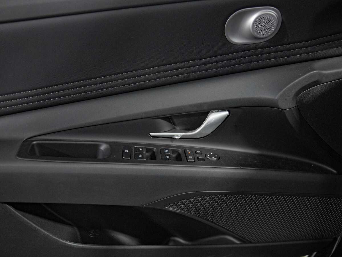 Купить Hyundai Elantra, 2023, 28 км, фото №13