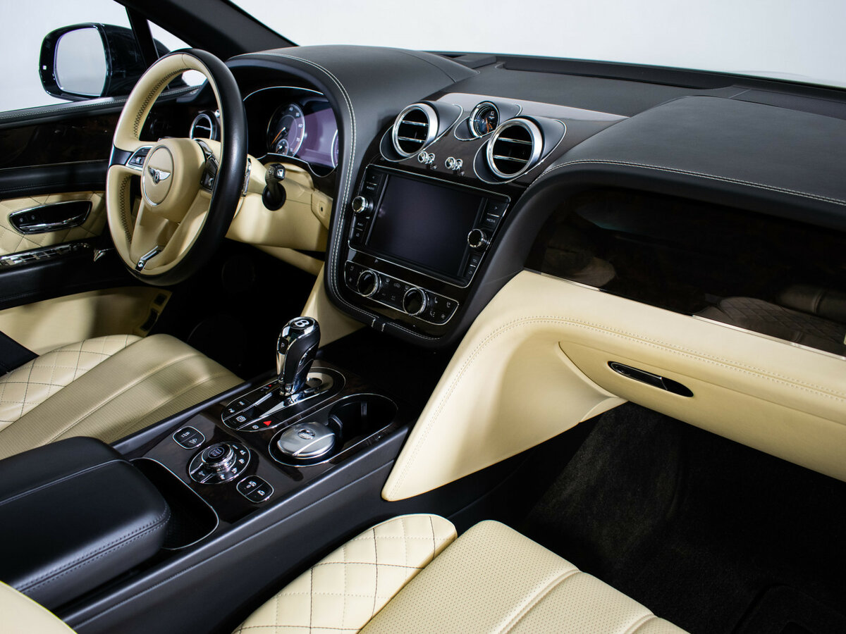 Купить Bentley Bentayga I, 2016, 99 901 км, фото №12