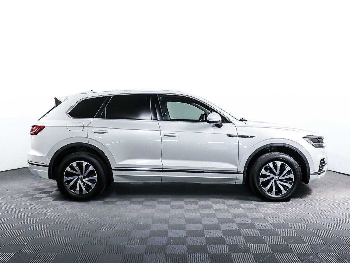 Купить Volkswagen Touareg, 2020, 123 307 км, фото №3