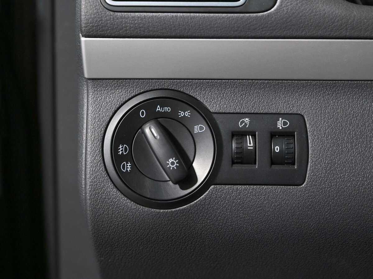 Купить Volkswagen Touran, 2013, 205 281 км, фото №13