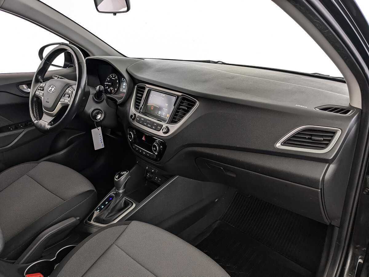 Купить Hyundai Solaris, 2018, 122 570 км, фото №9