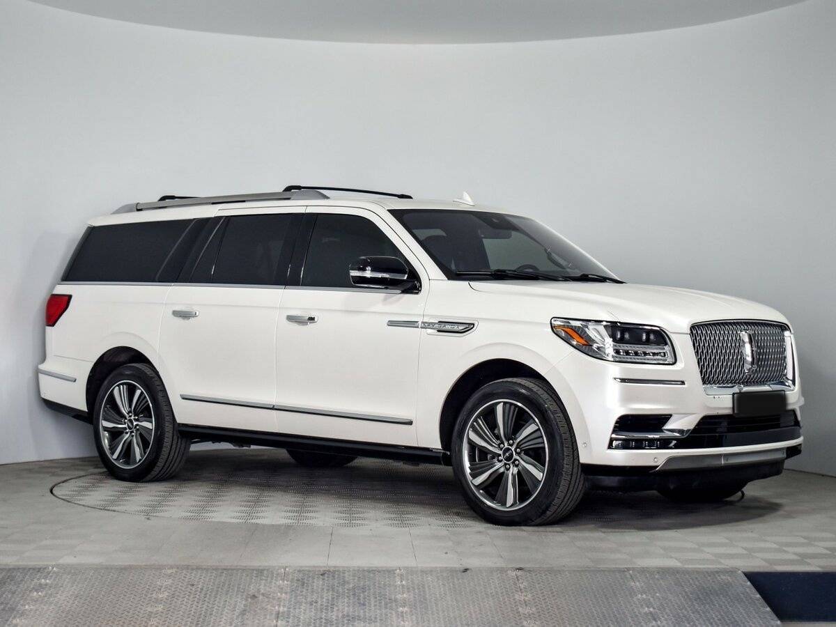 Купить Lincoln Navigator L, 2018, 34 389 км, фото №2