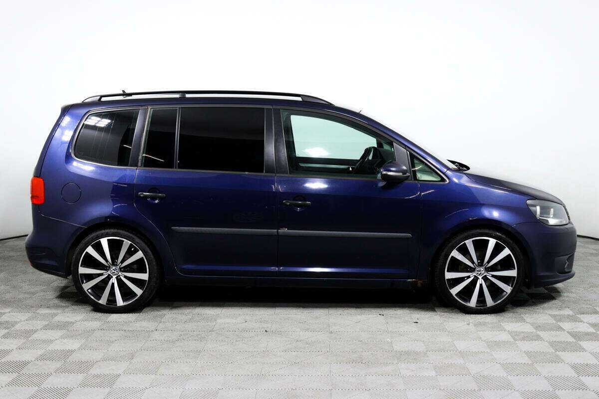 Купить Volkswagen Touran, 2012, 326 100 км, фото №4