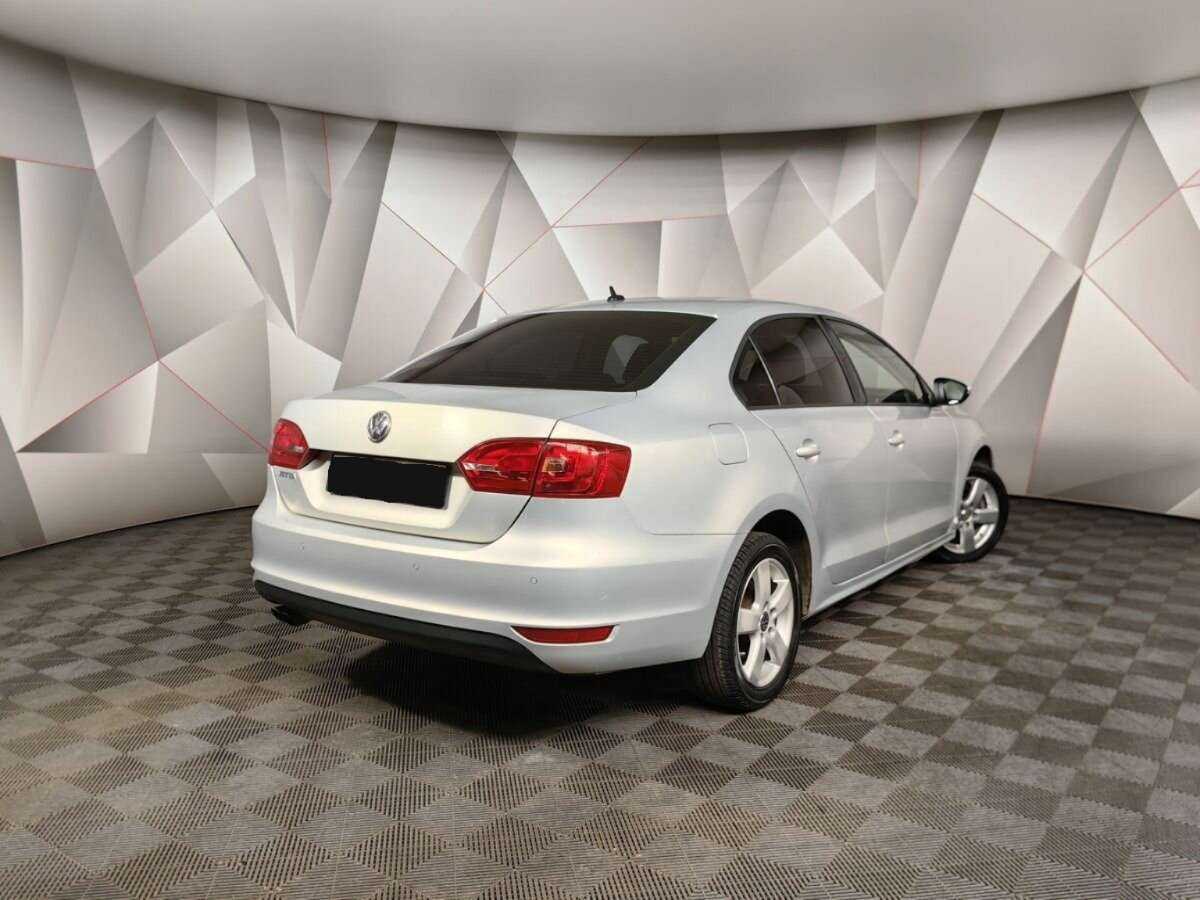 Купить Volkswagen Jetta, 2011, 235 873 км, фото №2