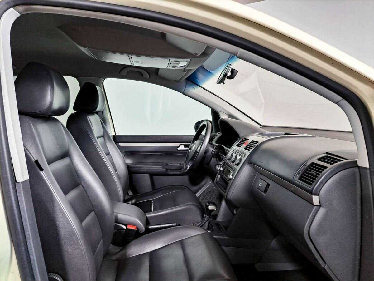Купить Volkswagen Touran, 2010, 177 000 км, фото №9