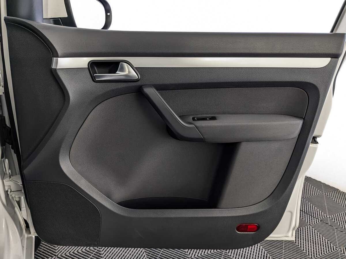 Купить Volkswagen Touran, 2012, 107 990 км, фото №21