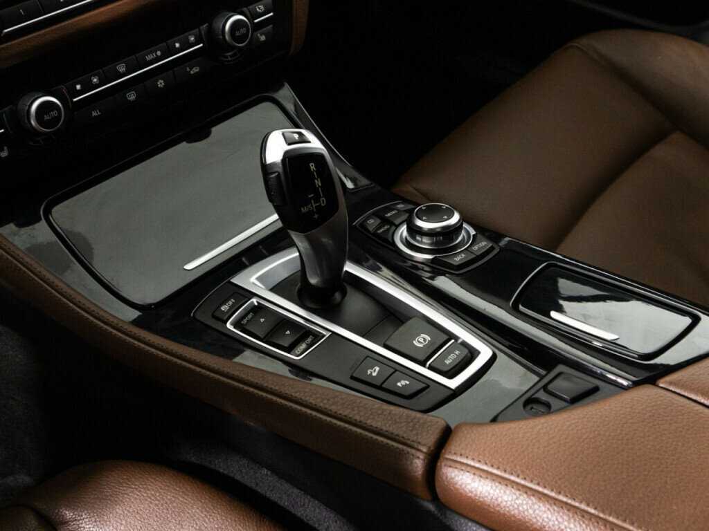 Купить BMW 5 серии 528i xDrive, 2012, 166 562 км, фото №18