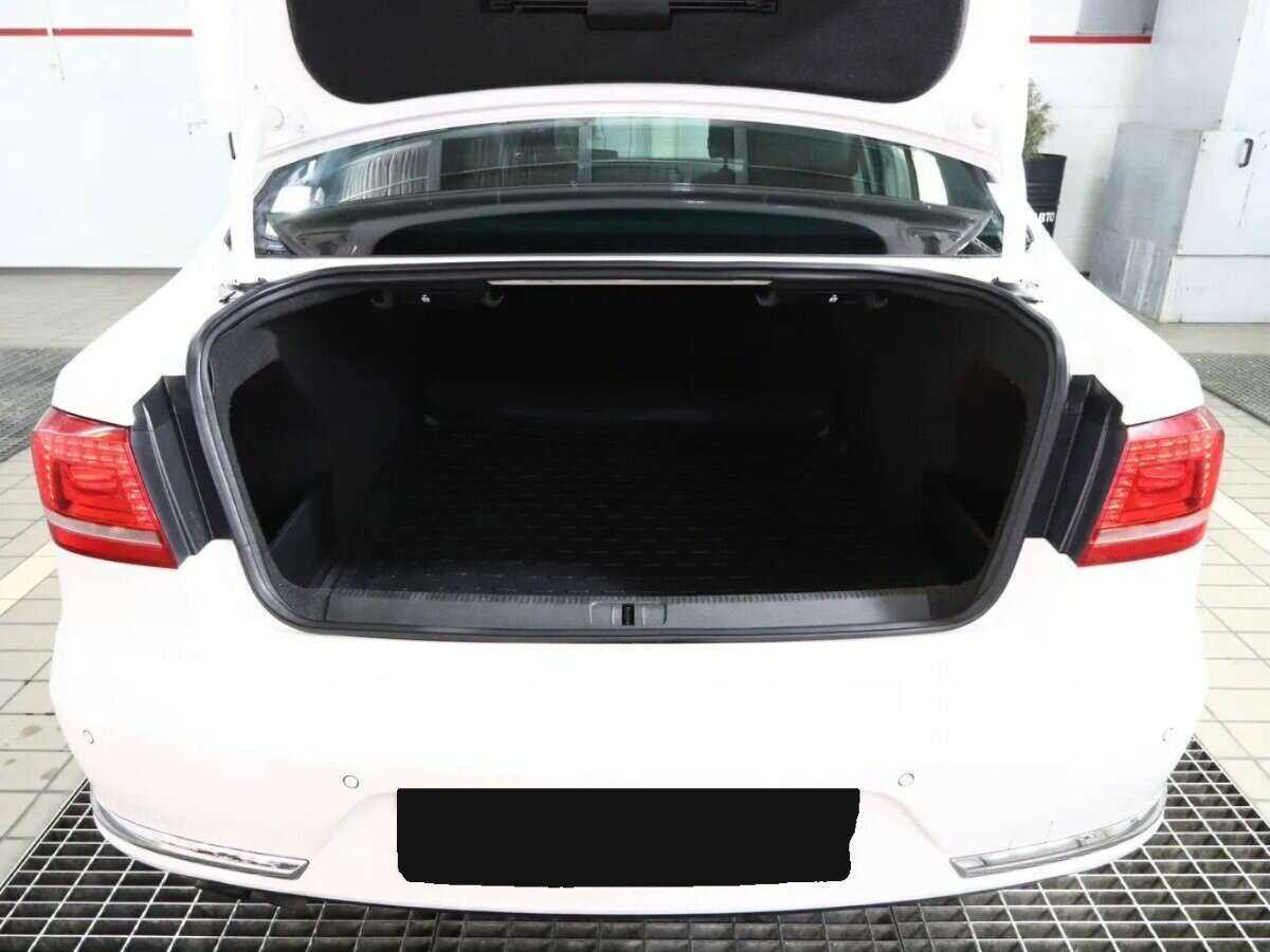 Купить Volkswagen Passat, 2011, 229 000 км, фото №2