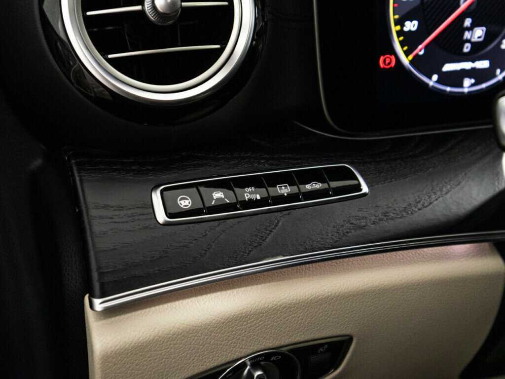 Купить Mercedes-Benz E-Класс AMG 63 AMG S, 2018, 124 880 км, фото №24