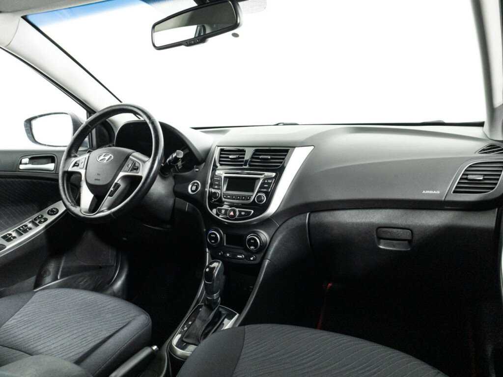 Купить Hyundai Solaris, 2015, 127 927 км, фото №9