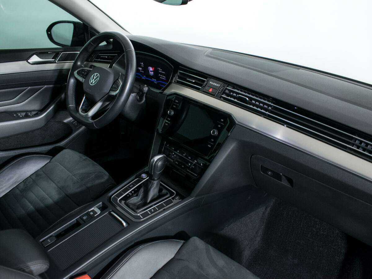 Купить Volkswagen Passat, 2021, 70 000 км, фото №9