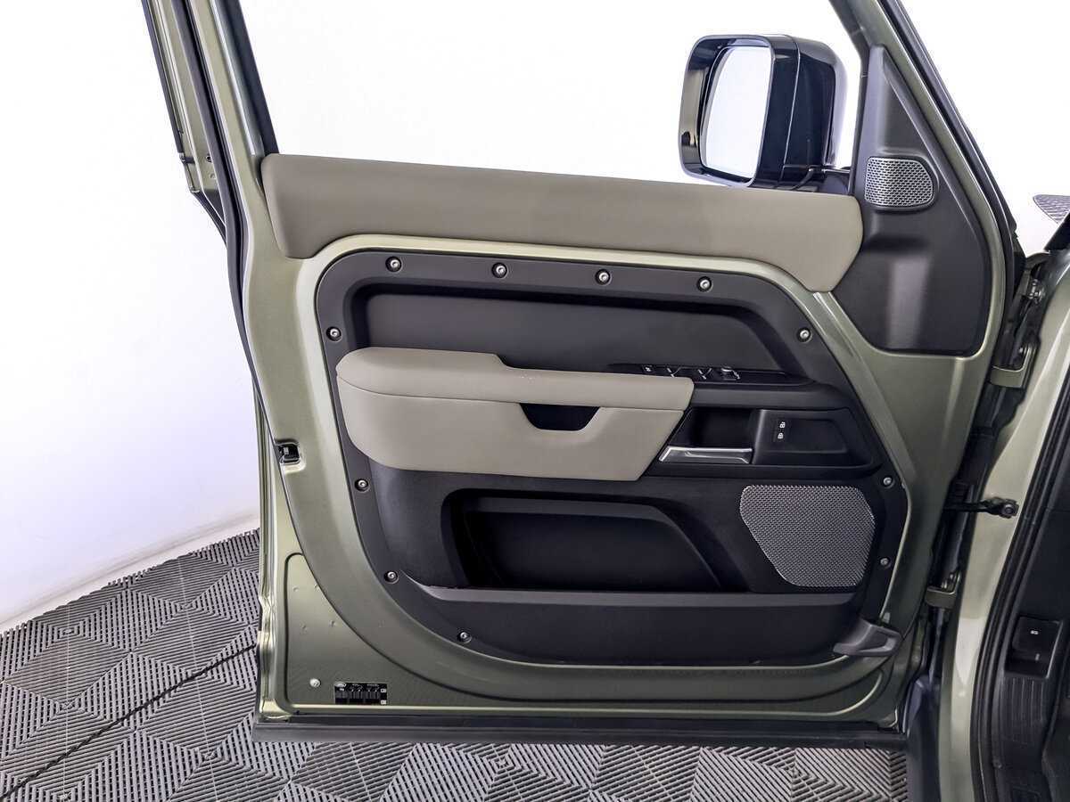 Купить Land Rover Defender 110, 2021, 66 300 км, фото №19