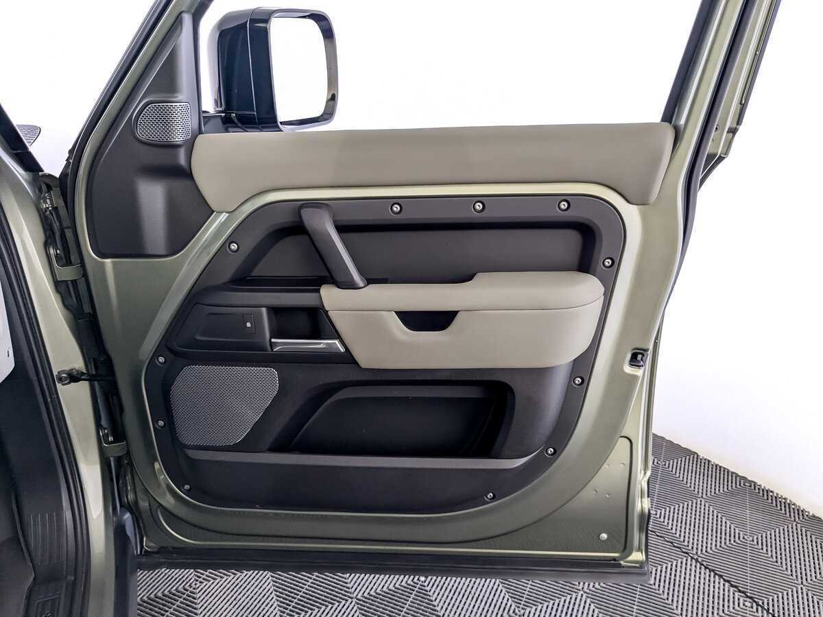 Купить Land Rover Defender 110, 2021, 66 300 км, фото №25