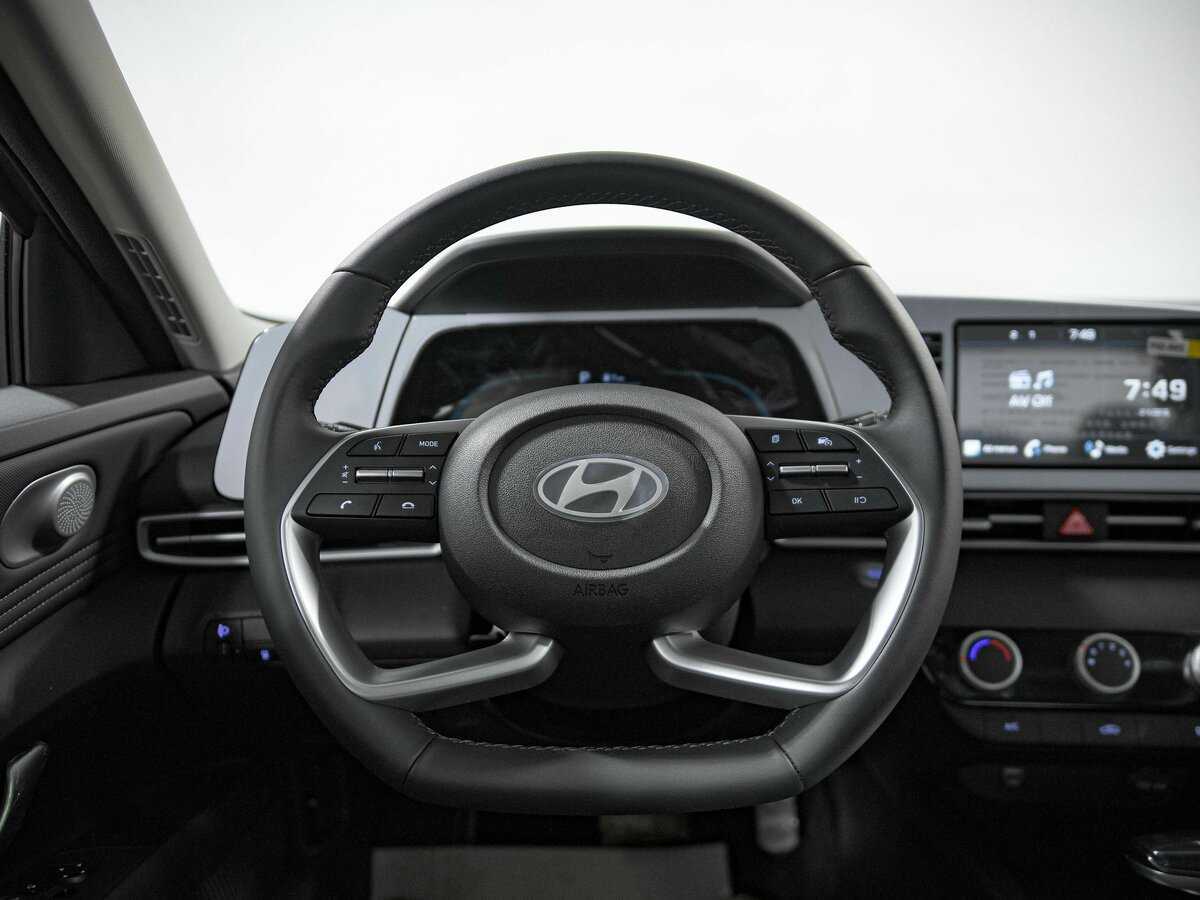 Купить Hyundai Elantra, 2023, 28 км, фото №9