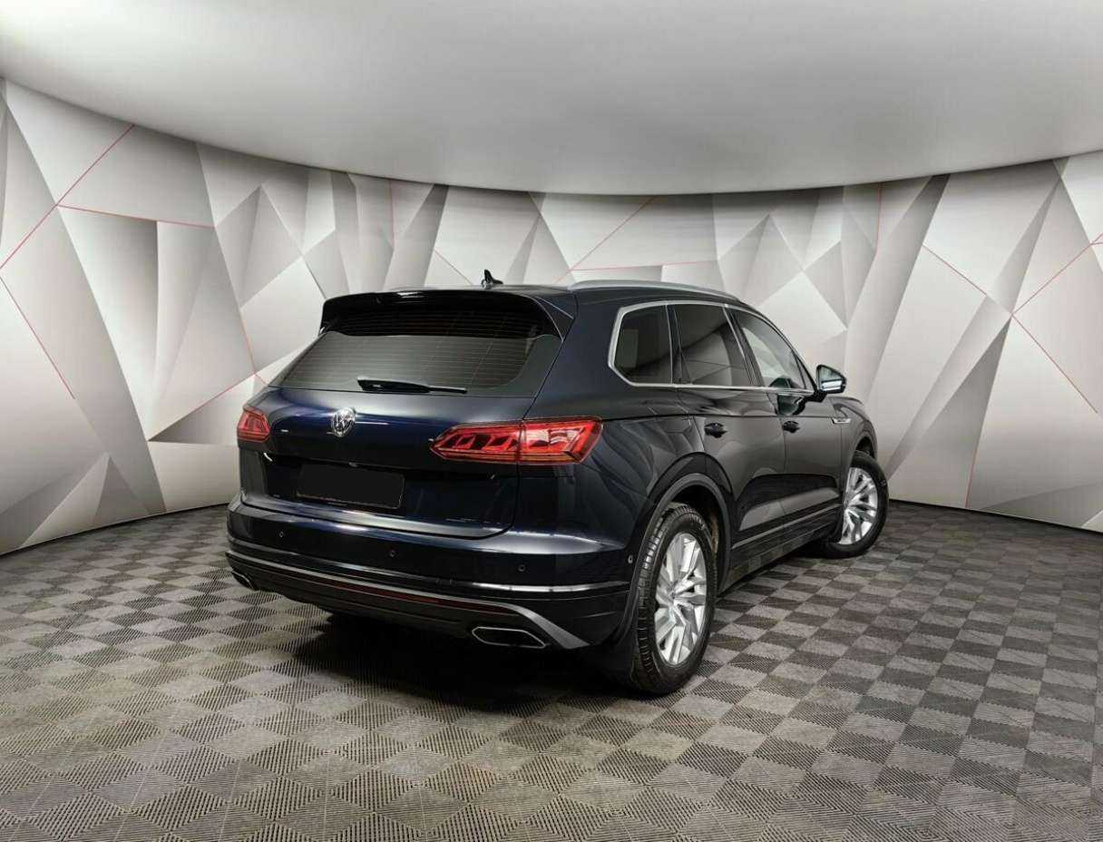 Купить Volkswagen Touareg, 2018, 105 741 км, фото №2