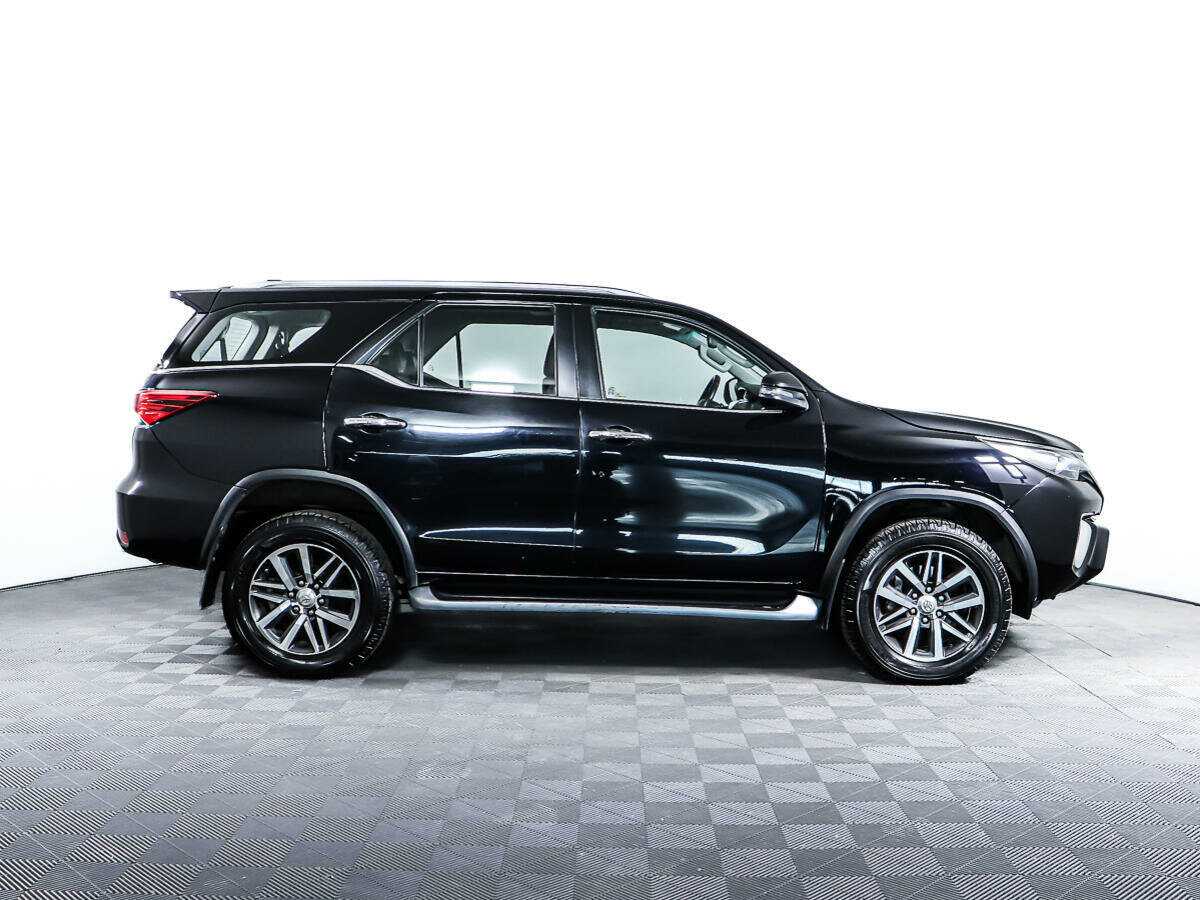 Купить Toyota Fortuner, 2018, 146 923 км, фото №2