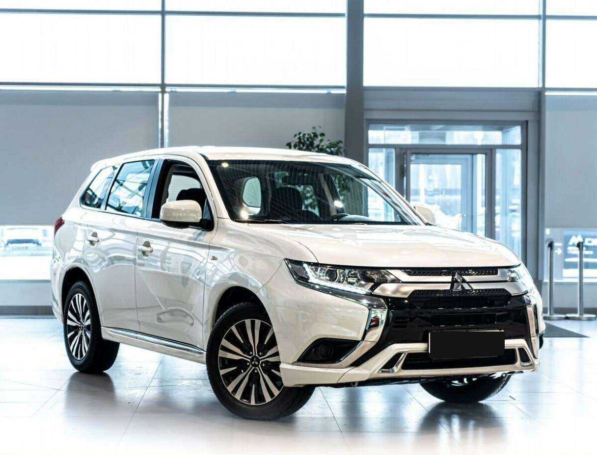 Купить Mitsubishi Outlander, 2022, 235 км, фото №2