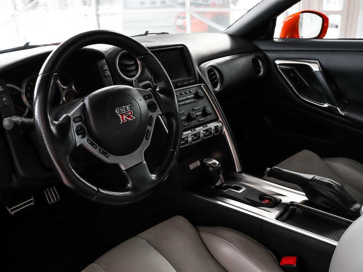 Купить Nissan GT-R, 2010, 79 648 км, фото №10
