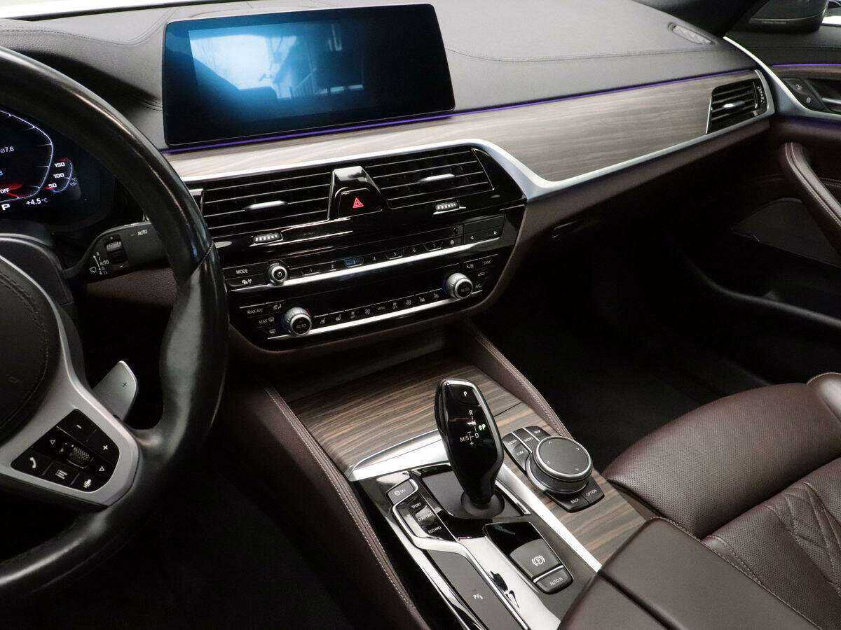 Купить BMW 5 серии 530d xDrive, 2020, 60 583 км, фото №15